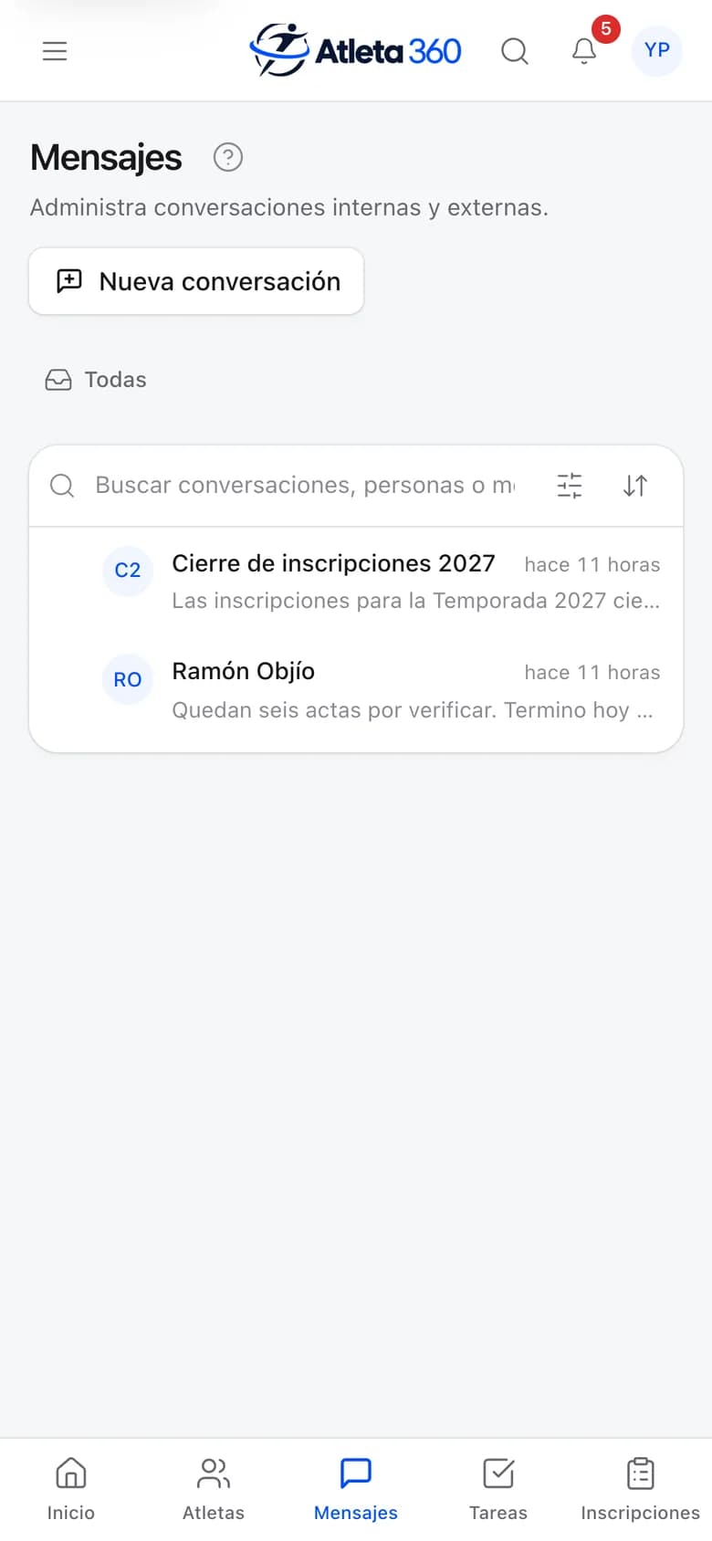 Bandeja de mensajes de una liga de demostración, con los canales a la izquierda y un hilo abierto.